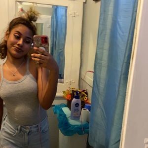 Meet your Posher, Leticia